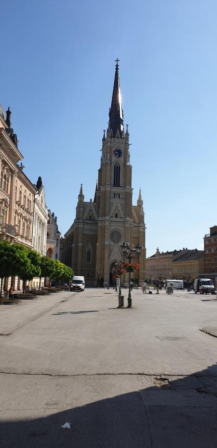Theatre Square Apartments Novi Sad Eksteriør bilde