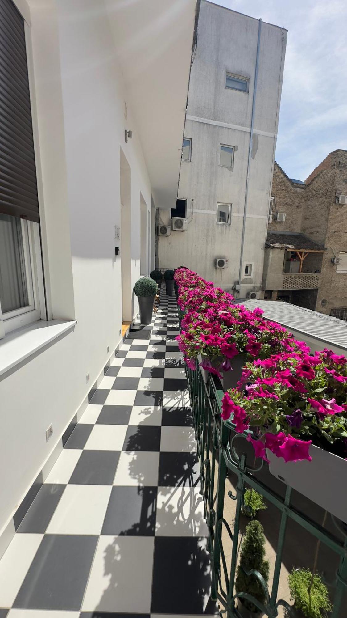 Theatre Square Apartments Novi Sad Eksteriør bilde